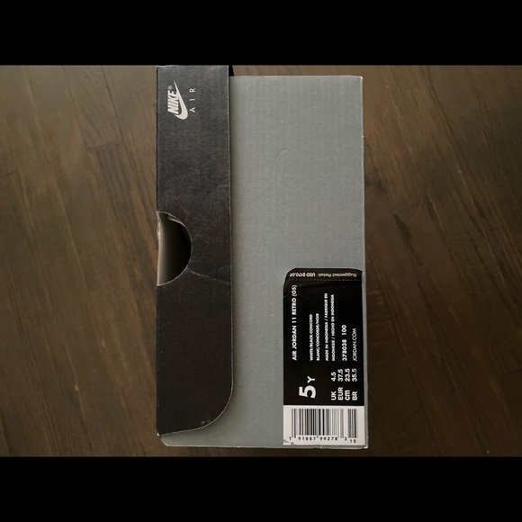 DS AIR JORDAN 11 RETRO - Picture 4 of 6